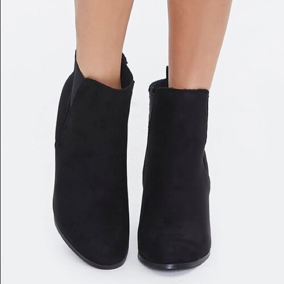 NWT Pointed Faux Suede Booties - Picture 4 of 4